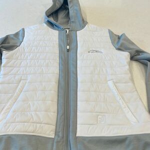 Footjoy women’s jacket size small. Beautiful condition super soft warm inside.